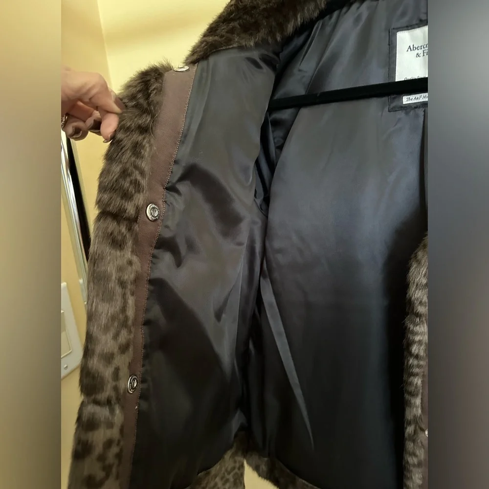 Abercrombie & Fitch mini puffer jacket leopard print - Picture 8 of 8